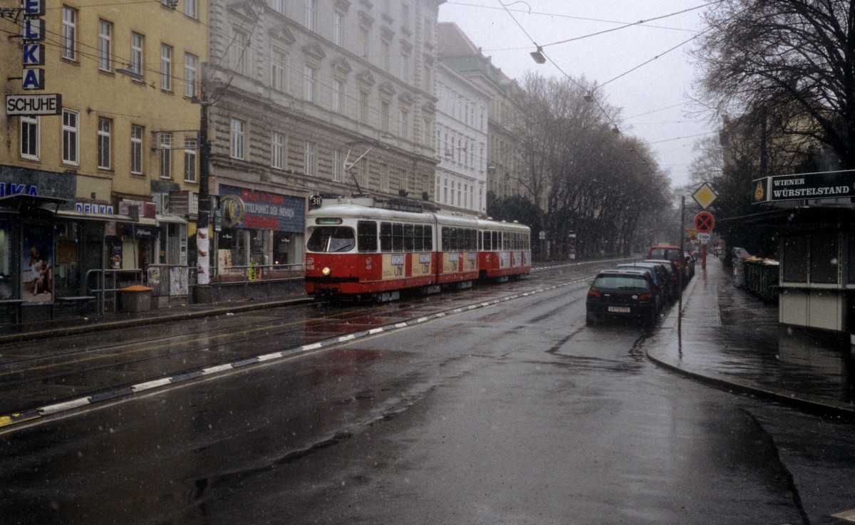 Wien Wiener Linien SL 38 (E1 4636) Währinger Strasse / Nussdorfer Strasse / Spitalgasse am 19. März 2000.