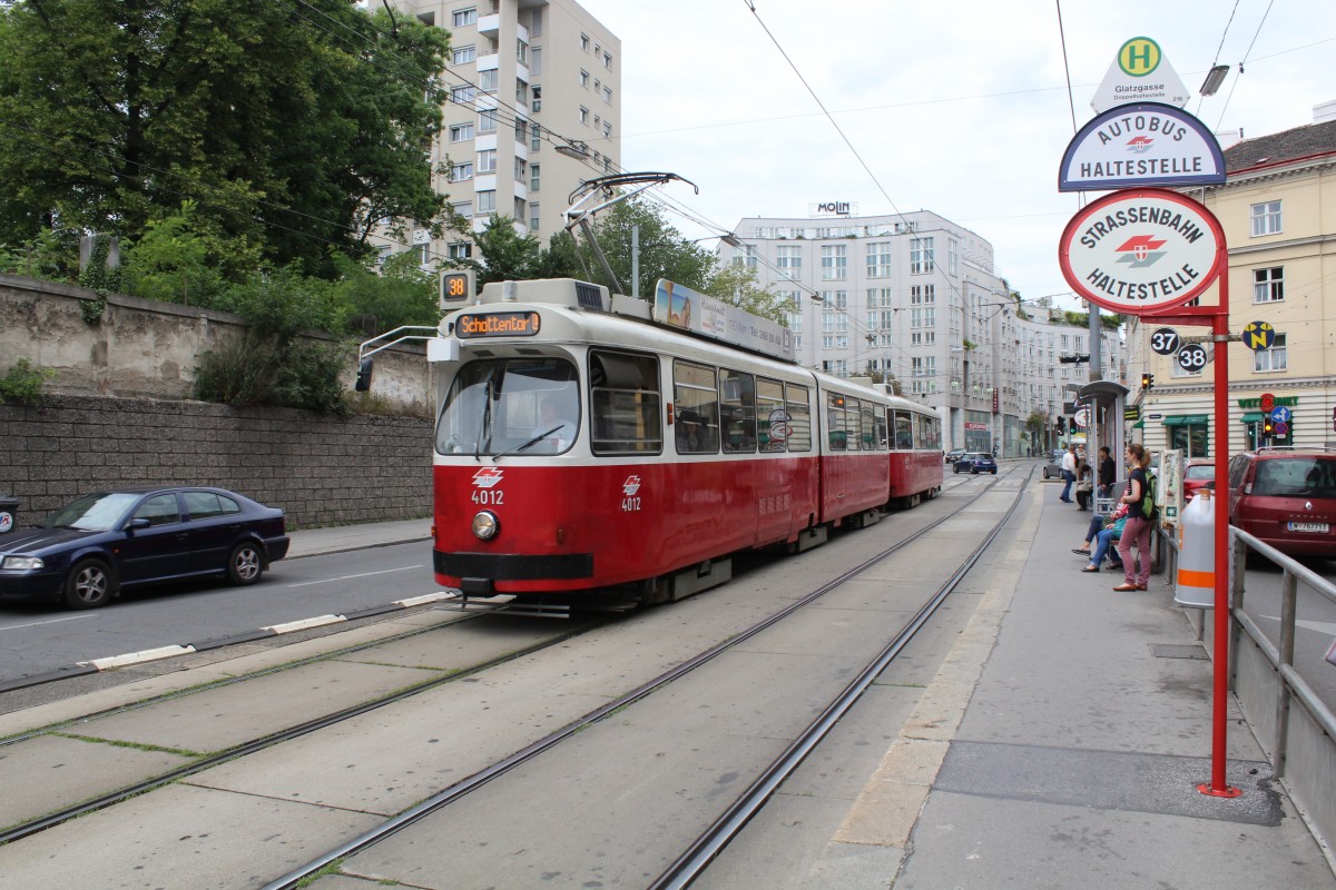Wien Wiener Linien SL 38 (E2 4012) Döblinger Hauptstrasse / Glatzgasse am 10. Juli 2014.