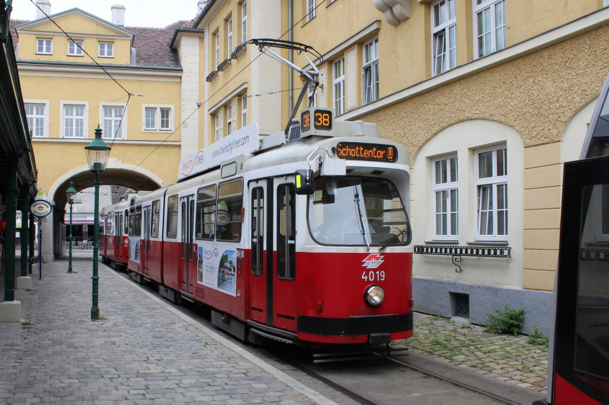 Wien Wiener Linien SL 38 (E2 4019) Grinzing am 10. Juli 2014.