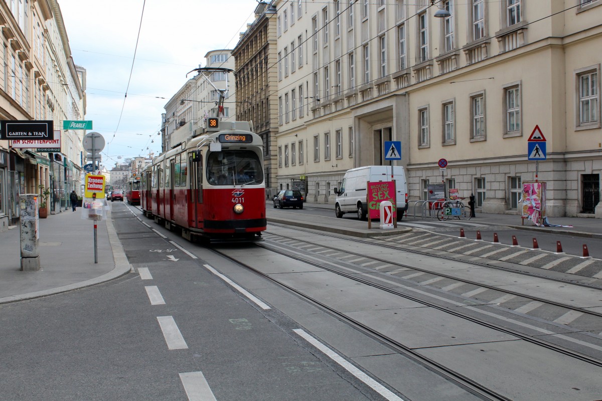 Wien Wiener Linien SL 38 (E2 4011) Währinger Strasse / Thurngasse am 2. Mai 2015.