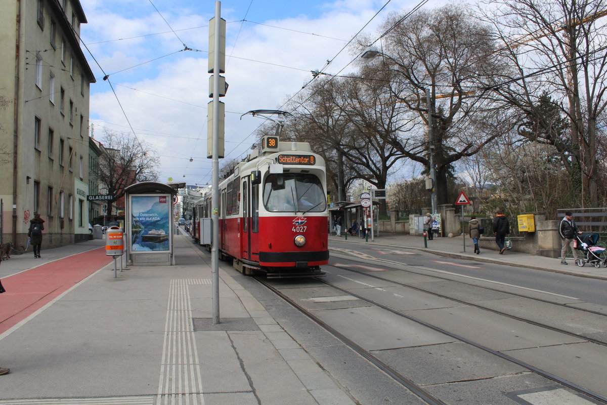 Wien Wiener Linien SL 38 (E2 4027) Döbling, Billrothstraße (Hst. Oberdöbling (stadteinwärts)) am 24. März 2016.
