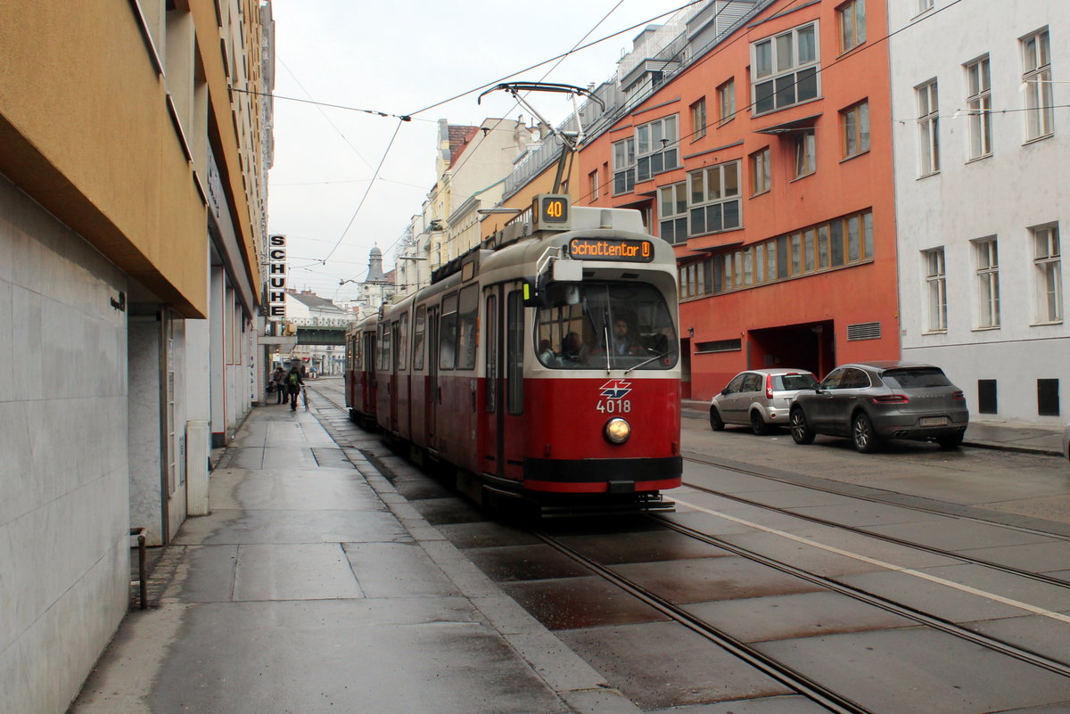 Wien Wiener Linien SL 40 (E2 4018) XVIII, Währing, Gentzgasse am 18. Februar 2017.