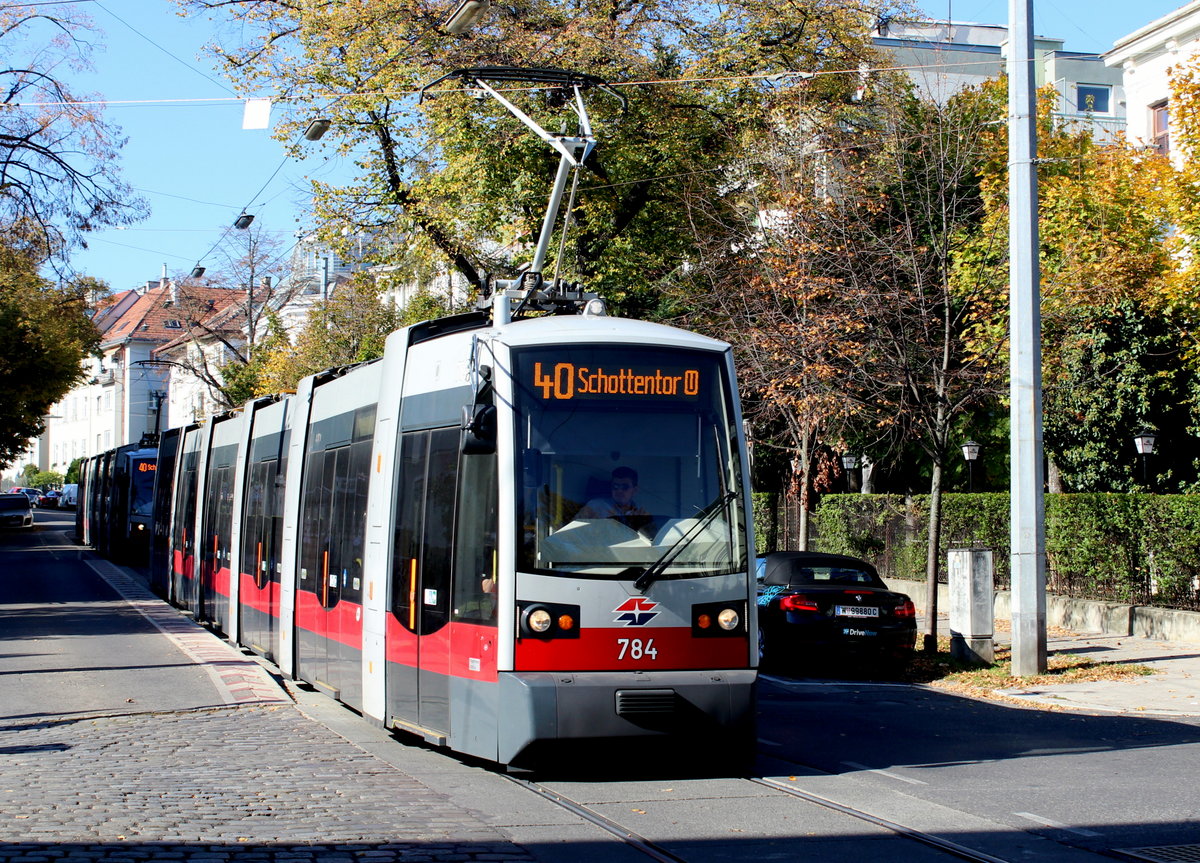 Wien Wiener Linien SL 40 (B1 784) XVIII, Währing, Gersthof, Herbeckstraße (Endst.) am 15. Oktober 2017.