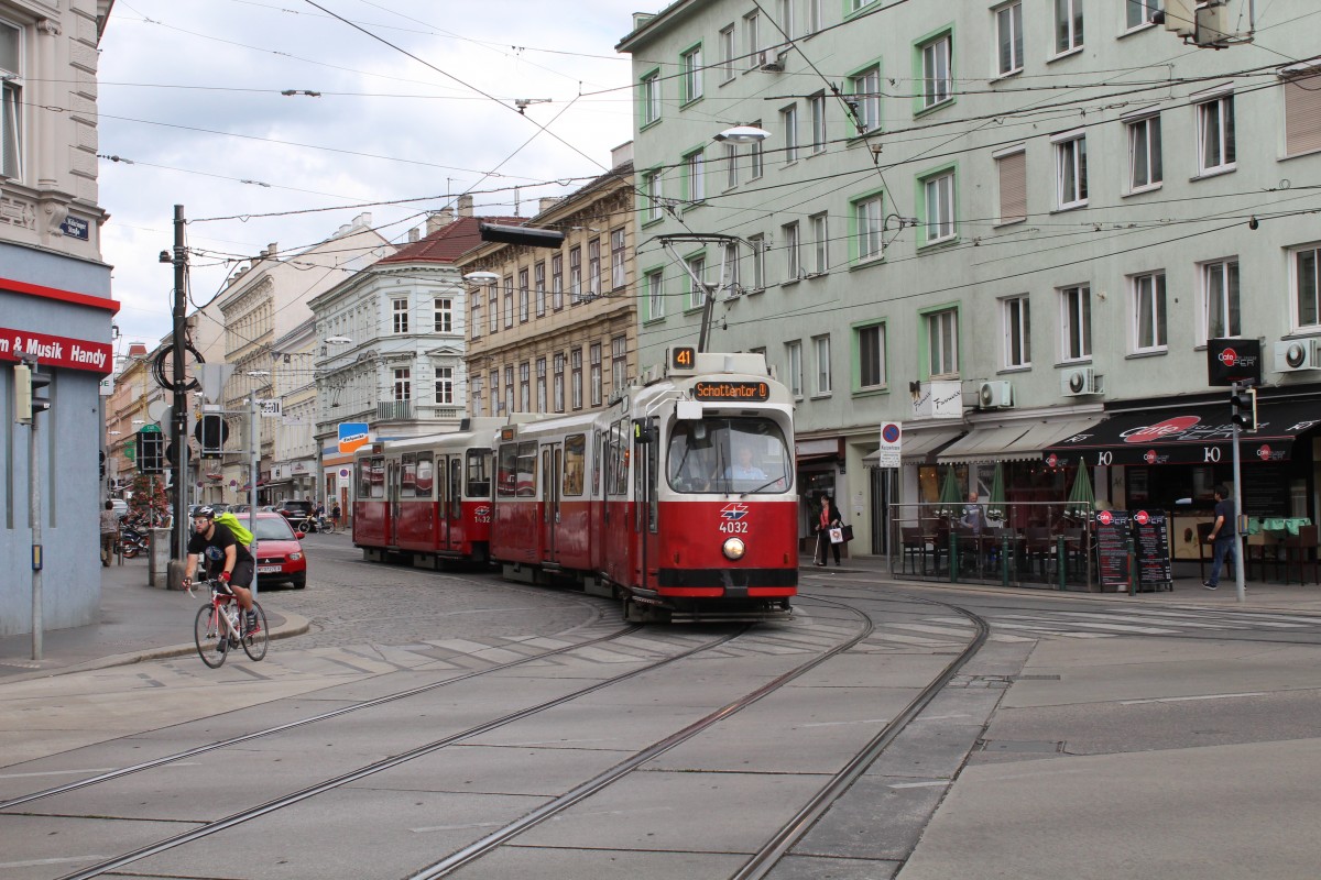 Wien Wiener Linien SL 41 (E2 4032 + c5 1432) Währinger Strasse / Währinger Gürtel am 10. Juli 2014.