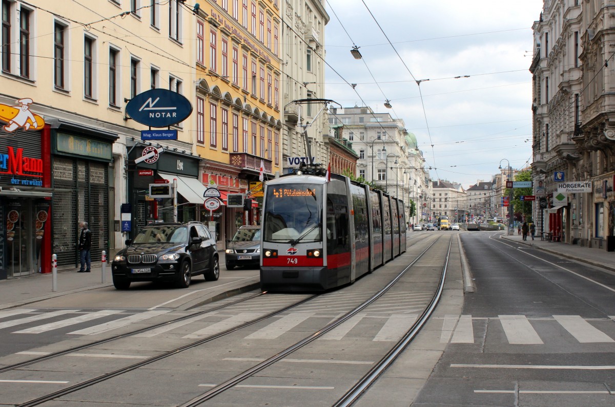 Wien Wiener Linien SL 41 (B1 749) Währinger Strasse / Bergasse (Hst. Schwarzspanierstrasse) am 2. Mai 2015.