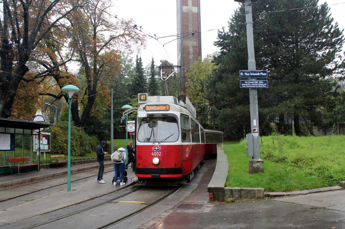 Wien Wiener Linien SL 41 (E2 4032 + c5 1432) Max-Schmidt-Platz (Endstation Pötzleinsdorf) am 15. Oktober 2015.