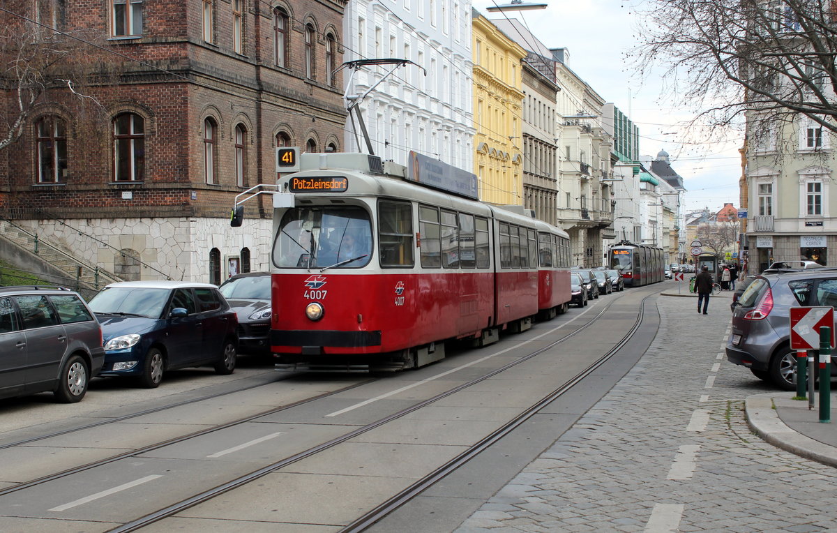 Wien Wiener Linien SL 41 (E2 4007 + c5 1407) Währing, Gentzgasse (Hst. Weinhauser Gasse) am 22. März 2016.