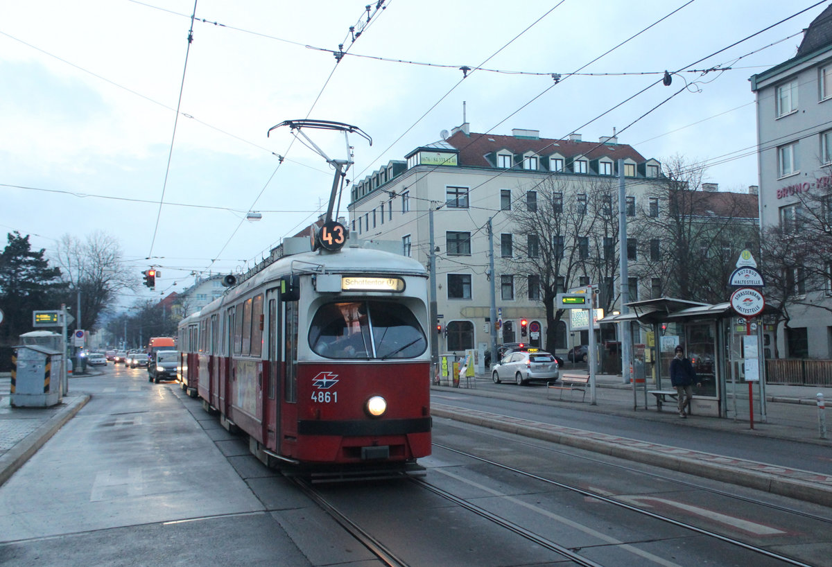 Wien Wiener Linien SL 43 (E1 4861 + c4 1353) XVII, Hernals, Hernalser Hauptstraße / Güpferlingstraße am 17. Februar 2017.