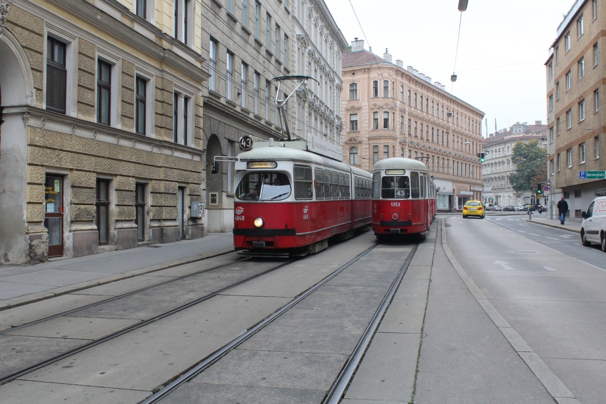 Wien Wiener Linien SL 43 (E1 4849 / c4 1353) Jörgerstraße am 13. Oktober 2015. - E1 4849: SGP 1975; c4 1353: Rotax 1976.
