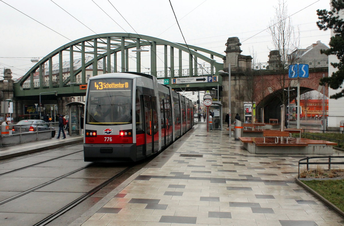 Wien Wiener Linien SL 43 (B1 776) Hernals, Hernalser Hauptstraße / S-Bhf. Hernals am 17. Februar 2016.