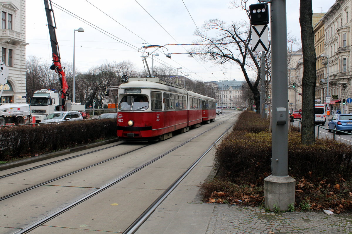 Wien Wiener Linien SL 43 (E1 4862 + c4 1352) Alsergrund, Universitätsstraße am 16. Februar 2016.