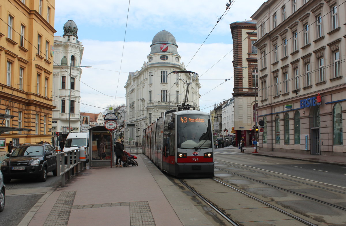 Wien Wiener Linien SL 43 (B1 754) Hernals, Hernalser Hauptstraße / Elterleinplatz (Hst. Elterleinplatz) am 22. März 2016.