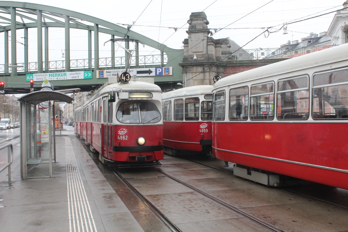 Wien Wiener Linien SL 43 (E1 4862 / E1 4859) Hernals, S-Bhf. Hernals am 17. Februar 2016.