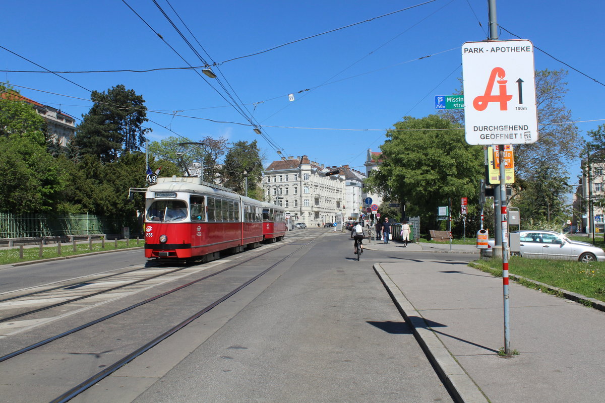 Wien Wiener Linien SL 49 (E1 4536 + c4 1370) XIV, Penzing, Breitensee, Hütteldorfer Straße / Missindorfstraße am 11. Mai 2017.