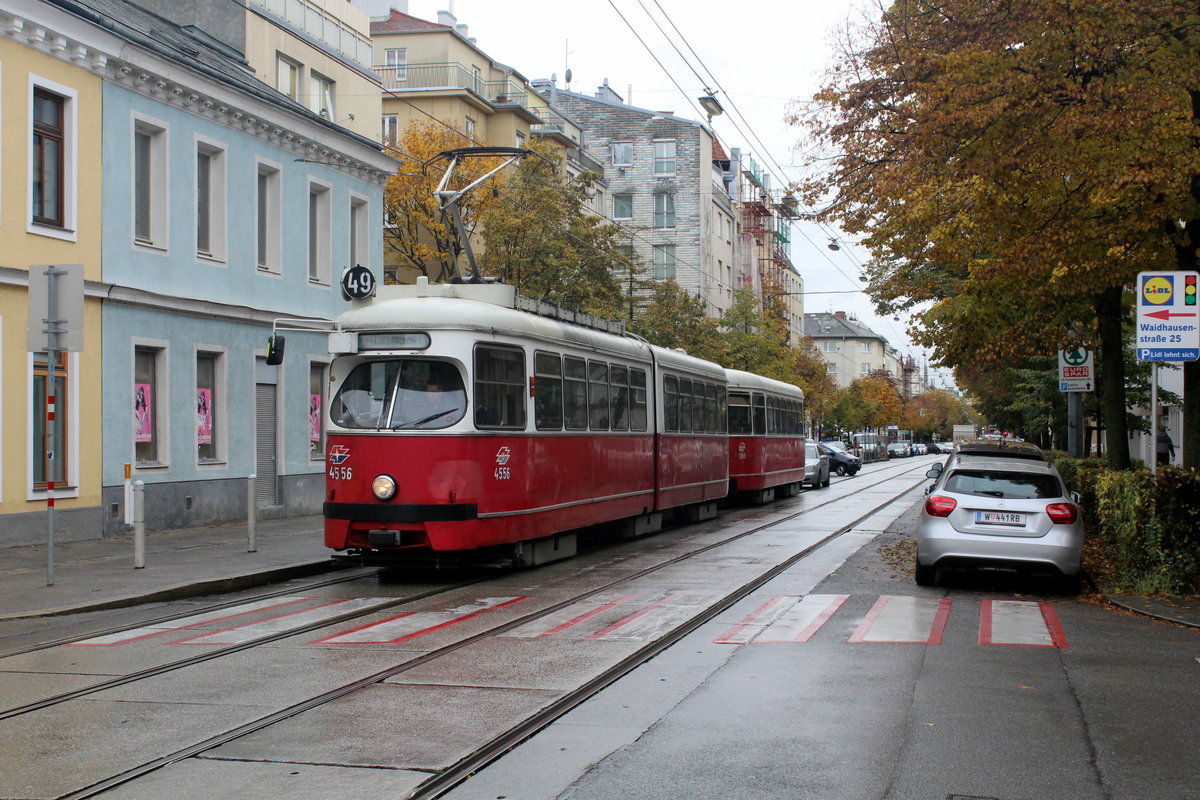 Wien Wiener Linien SL 49 (E1 4556 + c4 1360) XIV, Penzing, Oberbaumgarten, Hütteldorfer Straße / Hochsatzengasse am 20. Oktober 2016.
