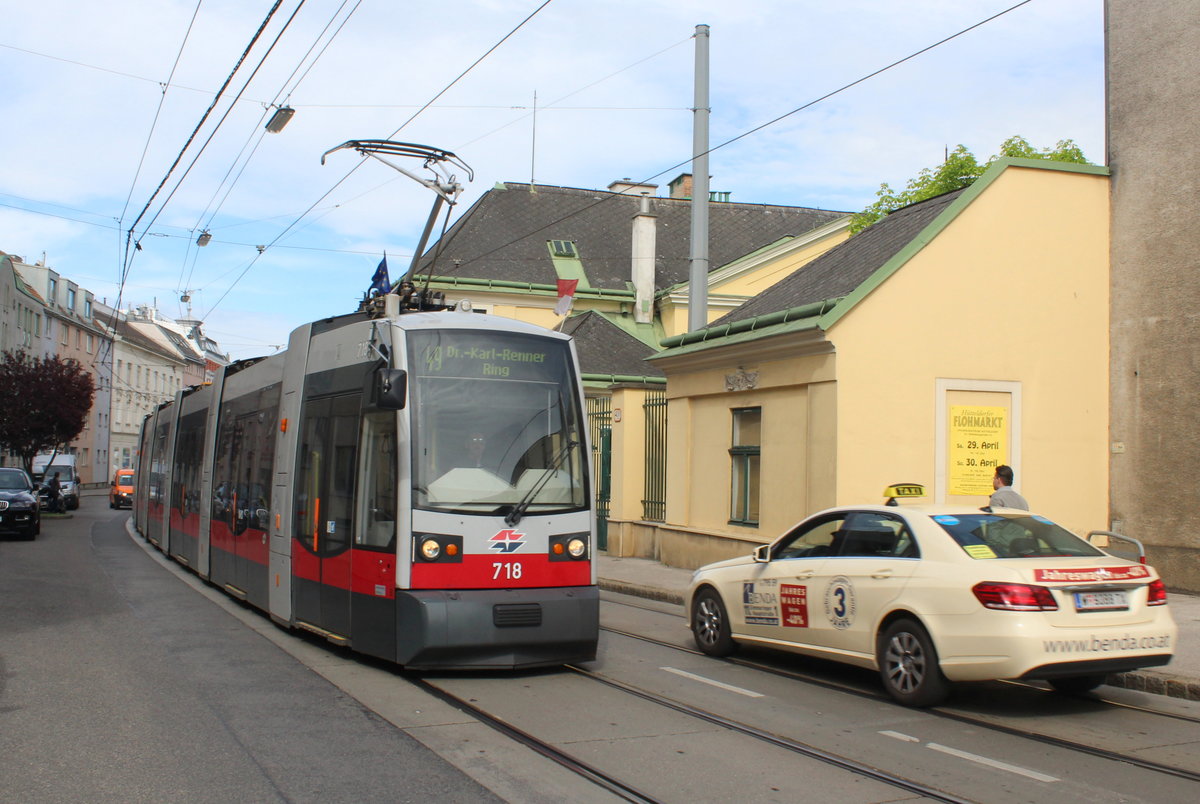 Wien Wiener Linien SL 49 (B1 718) XIV, Penzing, Hütteldorf, Linzer Straße am 12. Mai 2017.