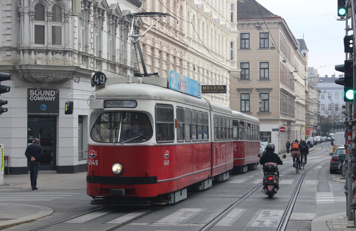 Wien Wiener Linien SL 49 (E1 4549 + c4 1364) VII, Neubau, Westbahnstraße / Zieglergasse am 19. Oktober 2017.