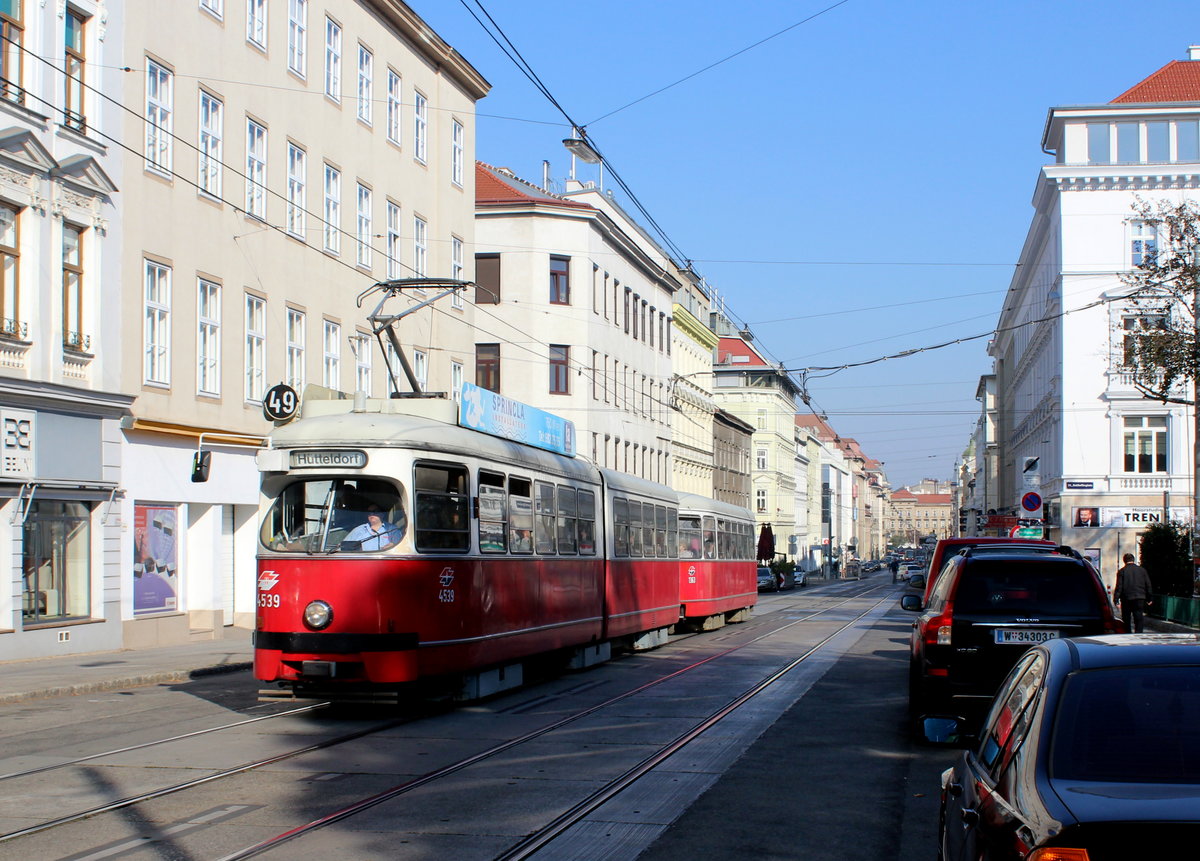 Wien Wiener Linien SL 49 (E1 4539 + c4 1363) XV, Rudolfsheim-Fünfhaus, Märzstraße / Reithofferplatz am 17. Oktober 2017.
