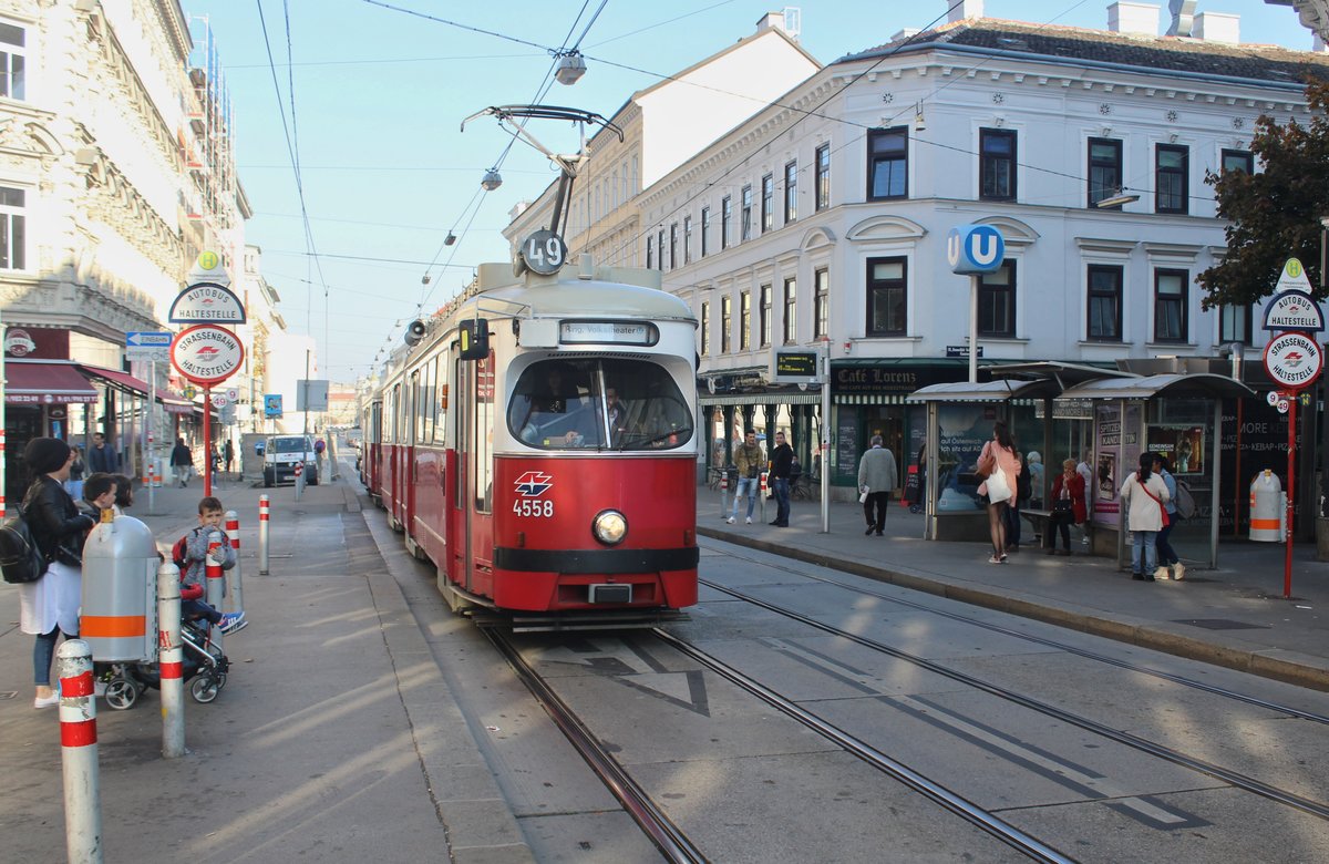 Wien Wiener Linien SL 49 (E1 4558 + c4 1367) XV, Rudolfsheim-Fünfhaus, Märzstraße / Benedikt-Schellinger-Gasse (Hst. Schweglerstraße) am 17. Oktober 2017.