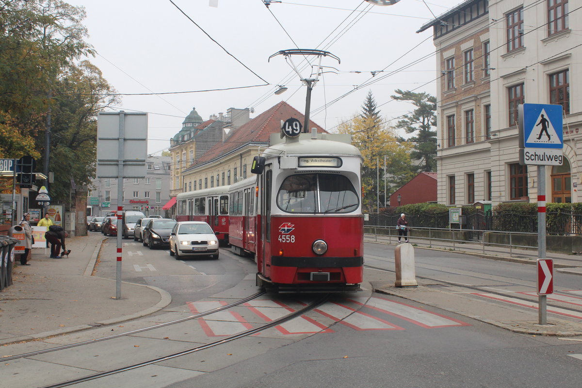 Wien Wiener Linien SL 49 (E1 4558 + c4 1367) XIV, Penzing, Hütteldorf, Linzer Straße am 20. Oktober 2017.