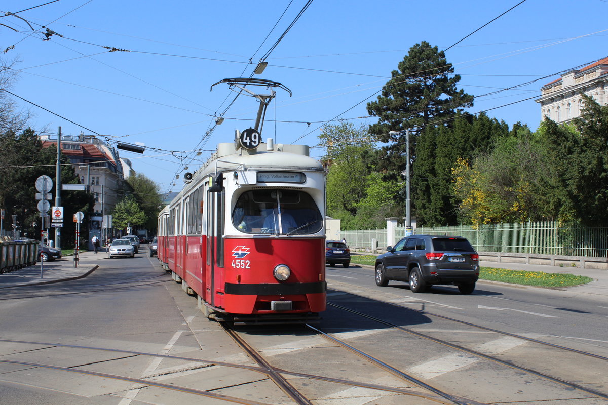 Wien Wiener Linien SL 49 (E1 4552 + c4 1359) XIV, Penzing, Hütteldorfer Straße / Meiselstraße am 19. April 2018.