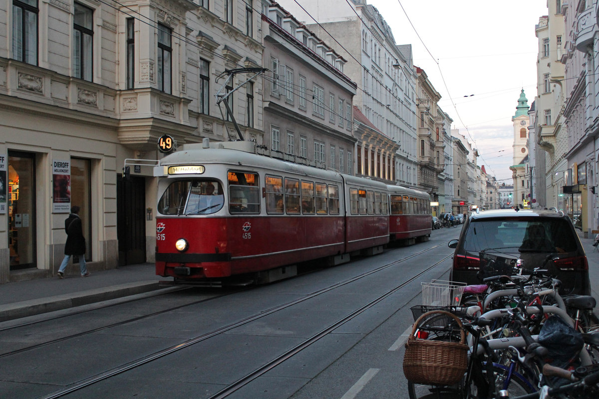 Wien Wiener Linien SL 49 (E1 4515 (Lohnerwerke 1972) + c4 1335 (Bombardier-Rotax 1975)) VII, Neubau, Westbahnstraße am 16. Oktober 2018.