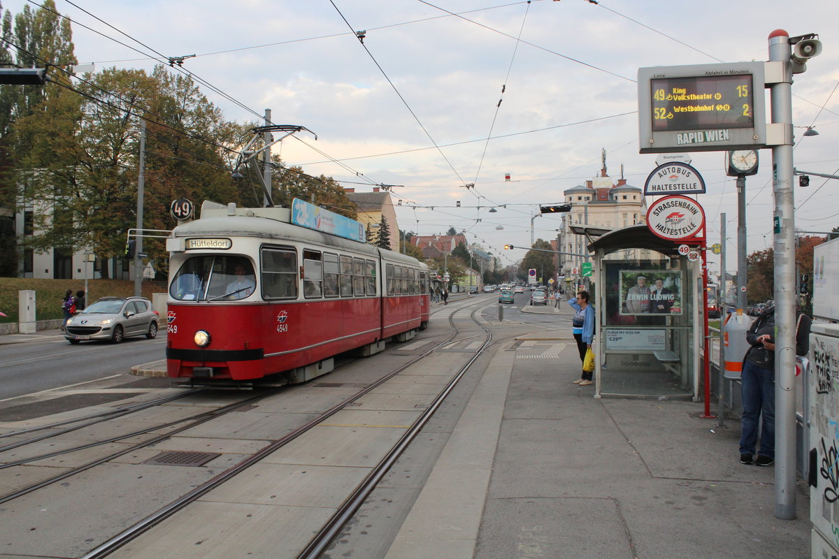 Wien Wiener Linien SL 49 (E1 4549 + c4 1359) XIV, Penzing, Oberbaumgarten, Linzer Straße / Hütteldorfer Straße am 17. Oktober 2018. - Hersteller der beiden Wagen: Bombardier-Rotax, vorm. Lohnerwerke, in Wien-Floridsdorf. Baujahre: 1975 (E1 4549) und 1976 (c4 1359).