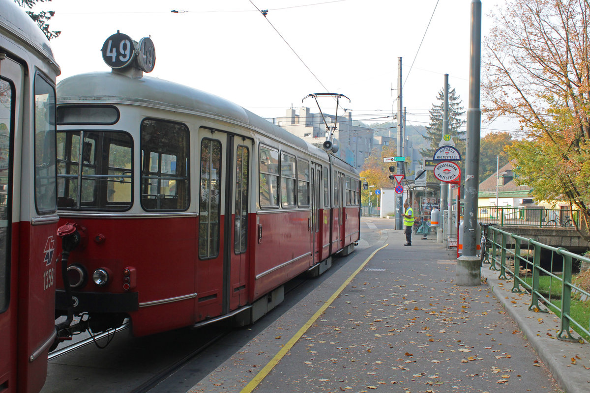 Wien Wiener Linien SL 49 (E1 4549) XIV, Penzing, Hütteldorf, Endstation Bujattigasse (Einstieg) am 19. Oktober 2018.