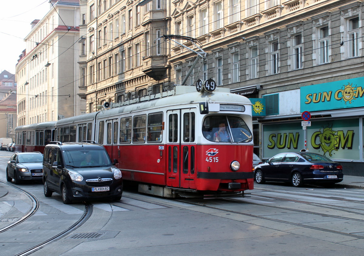 Wien Wiener Linien SL 49 (E1 4515 + c4 1335) XV, Rudolfsheim-Fünfhaus, Fünfhaus, Märzstraße / Neubaugürtel am 19. Oktober 2018. - Hersteller und Baujahre der Straßenbahnfahrzeuge: Lohnerwerke 1972 (E1 4515); Bombardier-Rotax. vorm. Lohnerwerke, 1975 (c4 1335).