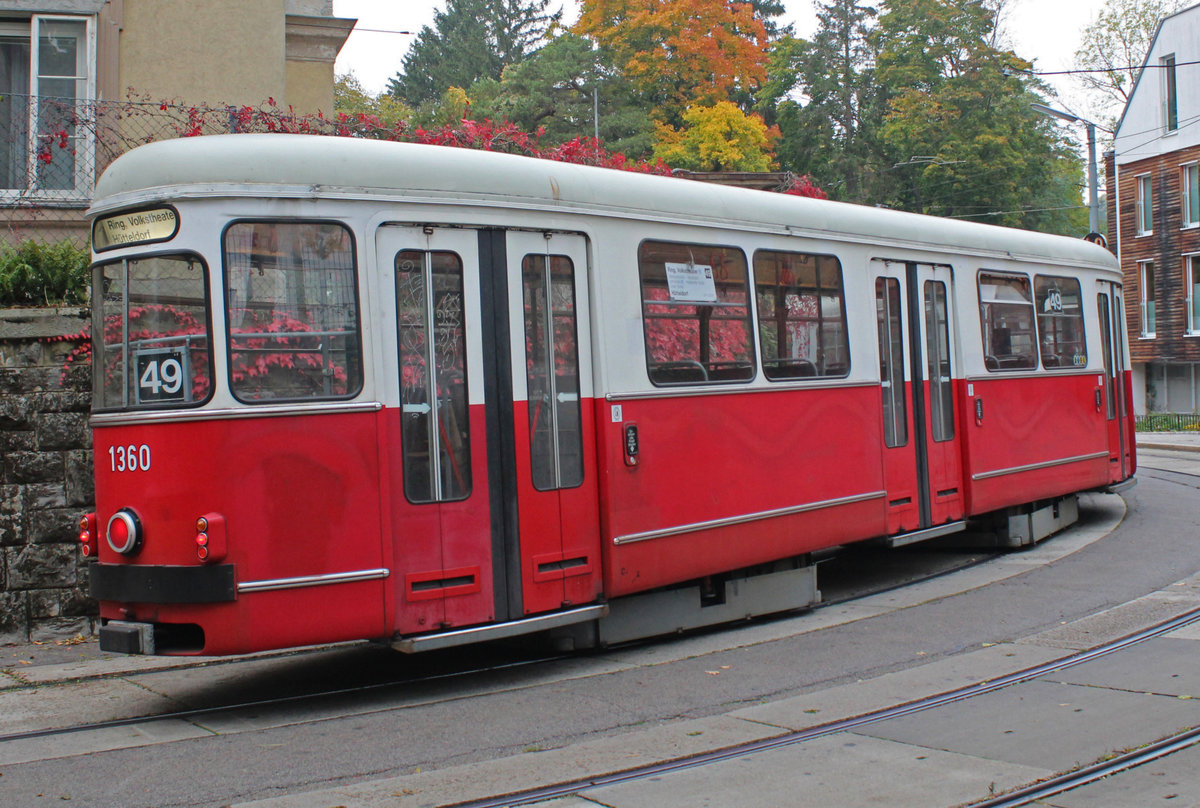 Wien Wiener Linien SL 49 (c4 1360 (+ E1 4542)) XIV, Penzing, Hütteldorf, Bujattigasse am 18. Oktober 2019.