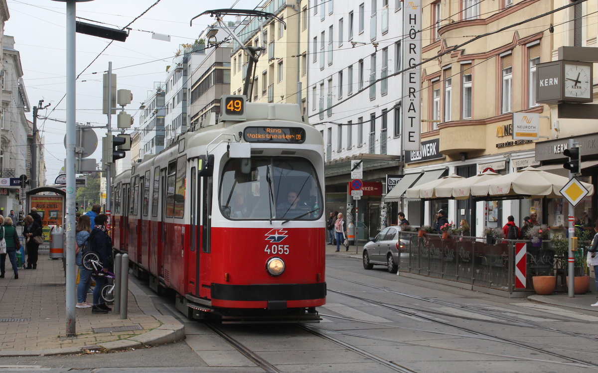 Wien Wiener Linien SL 49 (E2 4055 (SGP 1986) + c5 1455 (Bombardier-Rotax 1985)) XIV, Penzing, Hütteldorfer Straße / Reinlgasse / Breitenseer Straße am 17. Oktober 2019.