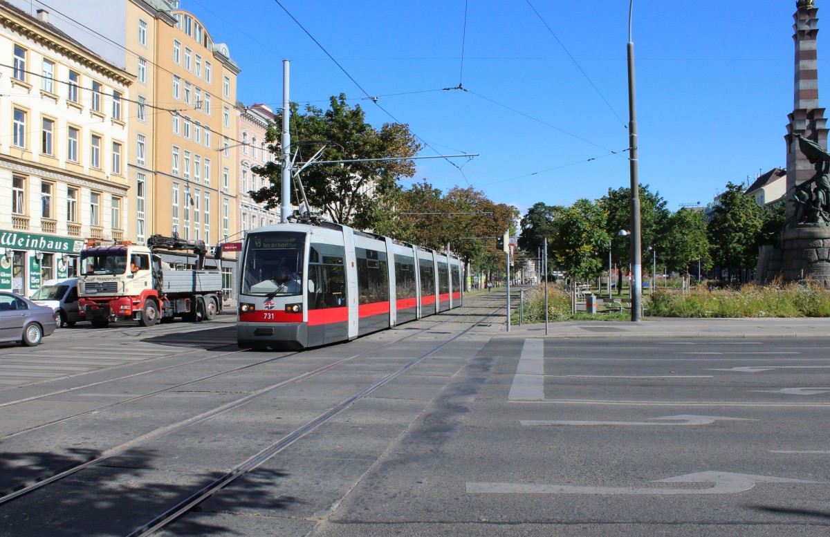 Wien Wiener Linien SL 49 (B1 731) Neubaugürtel / Felberstrasse am 10. Juli 2014.