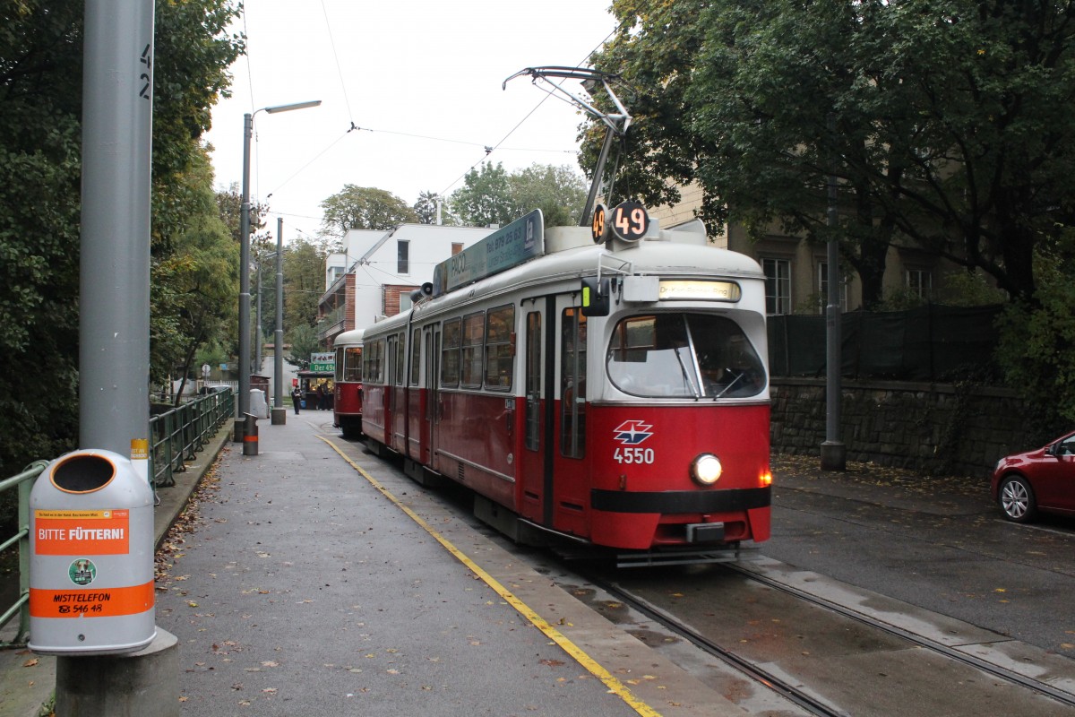 Wien Wiener Linien SL 49 (E1 4550, Rotax 1975) Hütteldorf, Bujattigasse am 14. Oktober 2015.