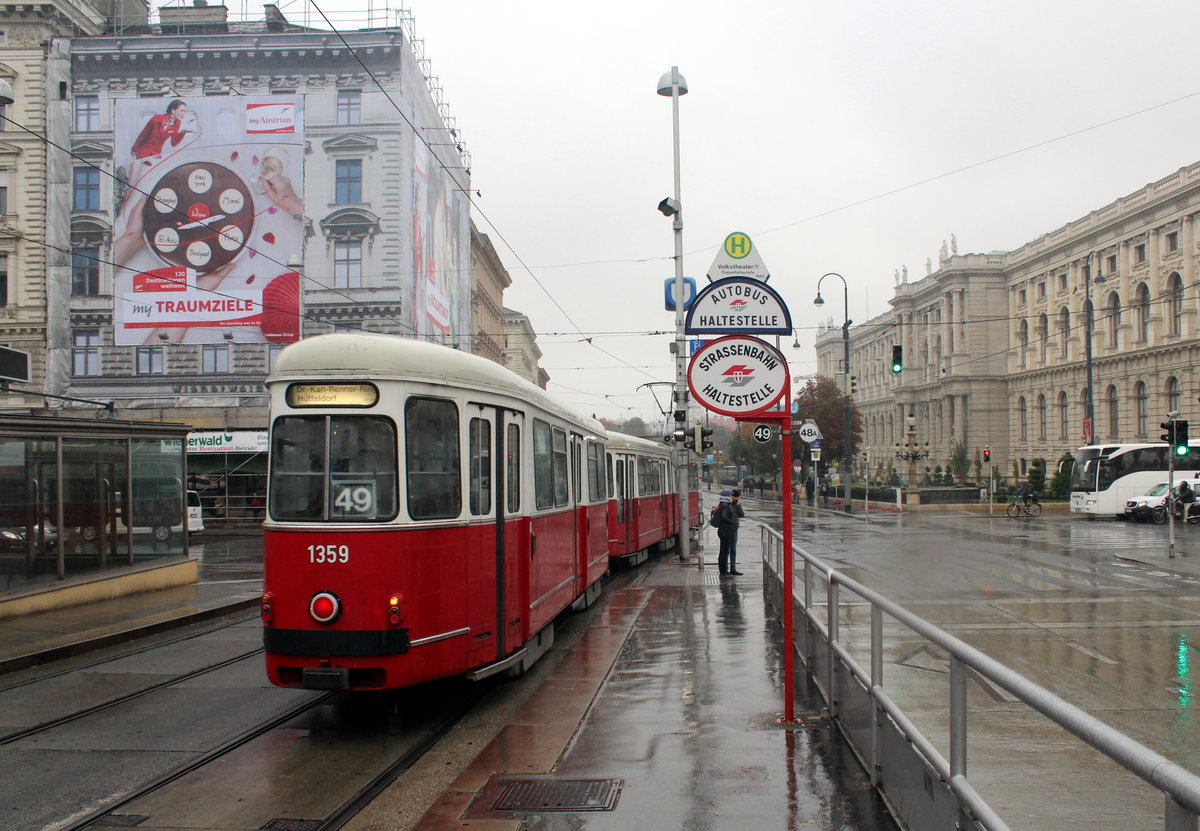 Wien Wiener Linien SL 49 (c4 1359 + E1 4538) VII, Neubau, Burggasse / Museumstraße / Volkstheater am 18. Oktober 2016.