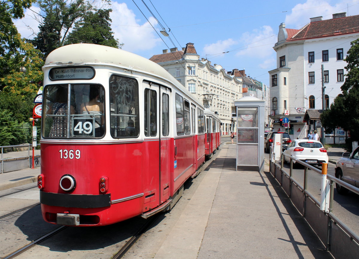 Wien Wiener Linien SL 49 (c4 1369 + E1 4548) XIV, Penzing, Hütteldorfer Straße (Hst. Breitensee) am 26. Juli 2016.