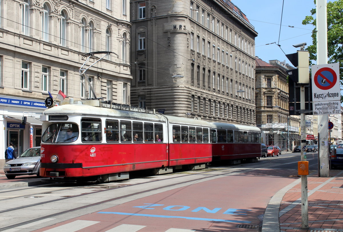 Wien Wiener Linien SL 5 (E1 4801 + c4 1321) XX, Brigittenau, Wallensteinstraße / Jägerstraße / Wallensteinplatz (Hst. Wallensteinplatz) am 13. Mai 2017.