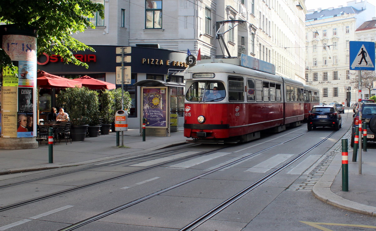 Wien Wiener Linien SL 5 (E1 4515 + c4 1315) VIII, Josefstadt, Florianigasse am 11. Mai 2017.