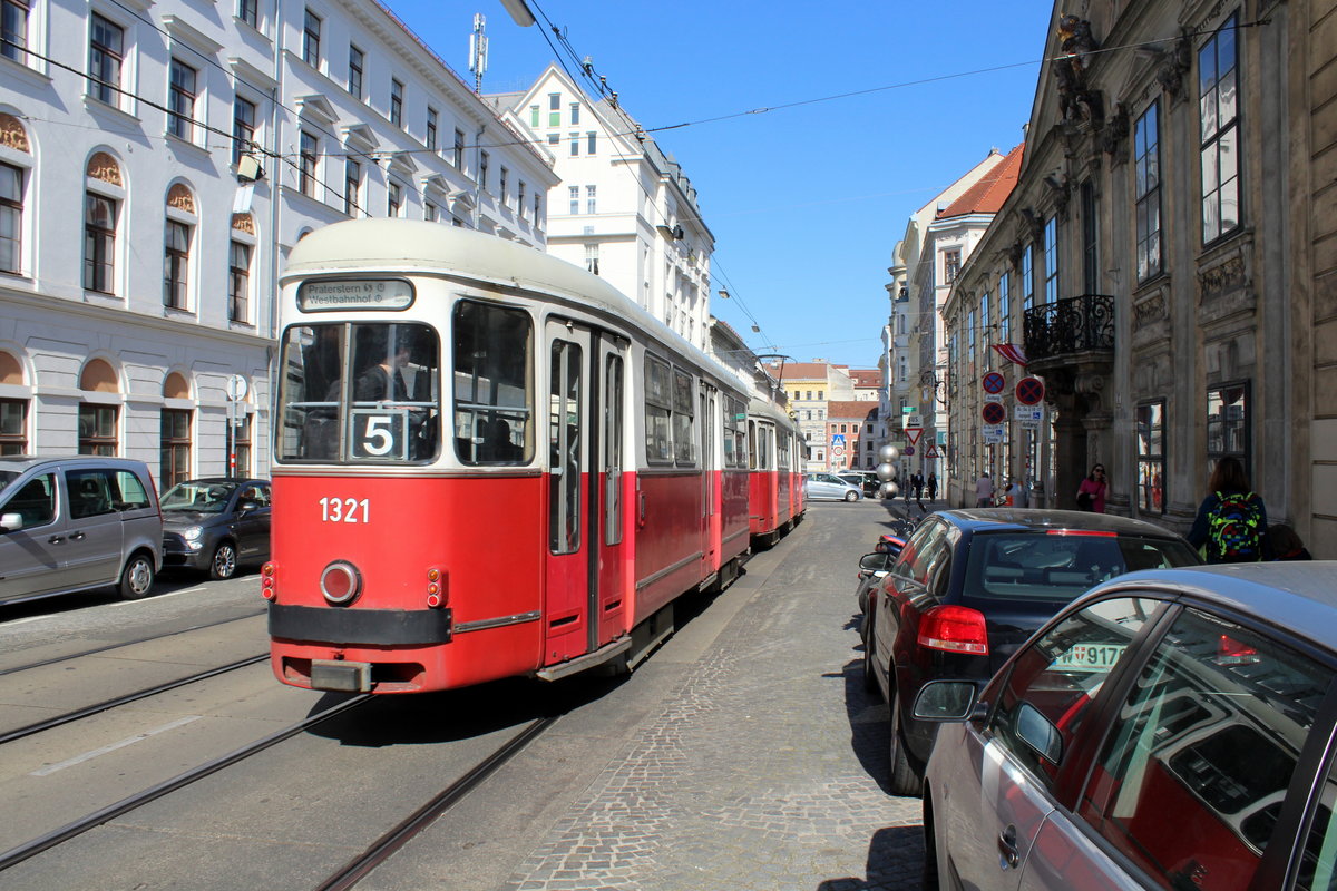 Wien Wiener Linien SL 5 (c4 1321 + E1 4801) VIII, Josefstadt, Laudongasse am 11. Mai 2917.