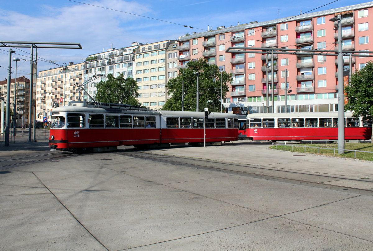 Wien Wiener Linien SL 5 (E1 4788 + c4 1314) II, Leopoldstadt, Praterstern am 28. Juni 2017.