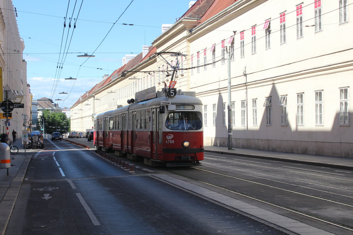 Wien Wiener Linien SL 5 (E1 4788 + c4 1314) IX, Alsergrund, Spitalgasse am 1. Juli 2017.