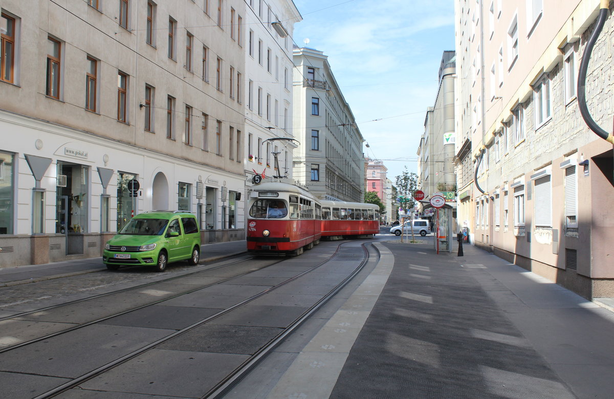 Wien Wiener Linien SL 5 (E1 4784 + c4 1336) VIII, Josefstadt, Blindengasse am 27. Juni 2017.