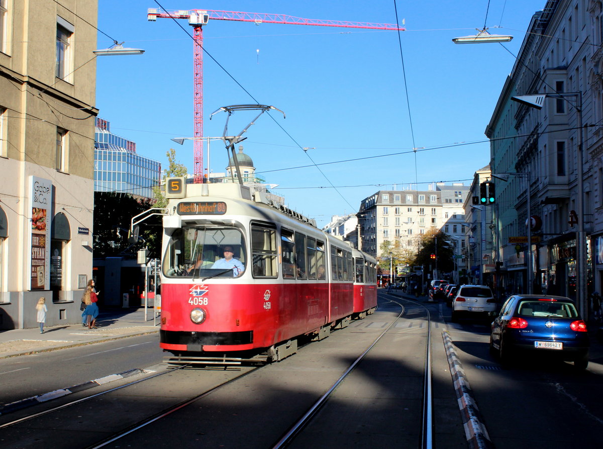 Wien Wiener Linien SL 5 (E2 4058 + c5 1458) IX, Alsergrund, Alserbachstraße am 15. Oktober 2017.