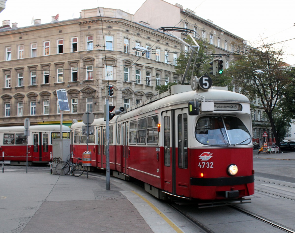 Wien Wiener Linien SL 5 (E1 4732) Wallensteinstraße / Rauscherstraße am 1. Juli 2015.