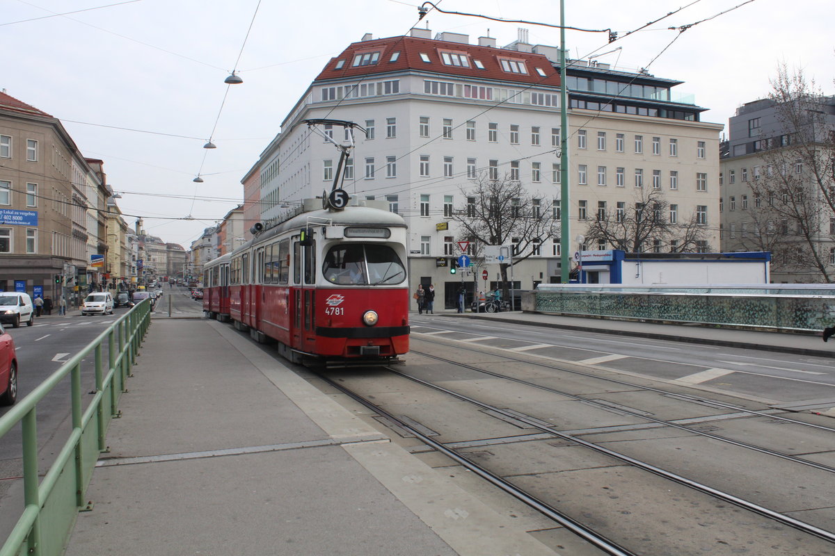 Wien Wiener Linien SL 5 (E1 4781) Friedensbrücke am 23. März 2016.