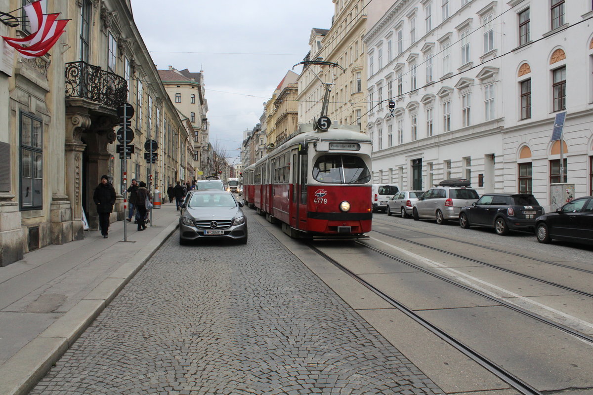 Wien Wiener Linien SL 5 (E1 4779) Josefstadt, Laudongasse am 16. Februar 2016.