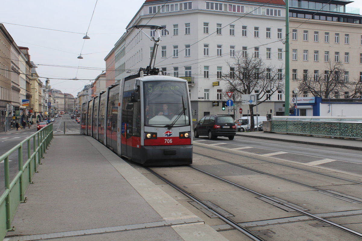 Wien Wiener Linien SL 5 (B1 706) Friedensbrücke am 23. März 2016.