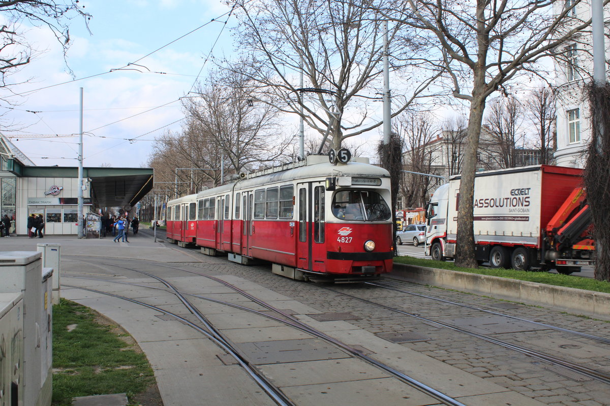 Wien Wiener Linien SL 5 (E1 4827 + c4 1312) Westbahnhof am 22. März 2016.