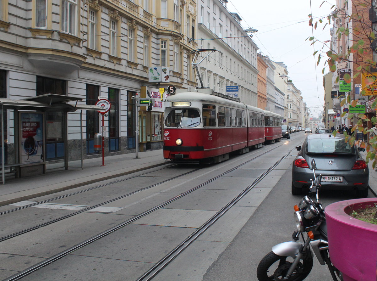 Wien Wiener Linien SL 5 (E1 4732 + c4 1325) VII, Neubau, Kaiserstraße / Westbahnstraße am 17. Oktober 2016.