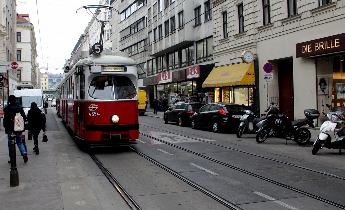 Wien Wiener Linien SL 5 (E1 4554) VIII, Josefstadt, Josefstädter Straße am 17. Oktober 2016.