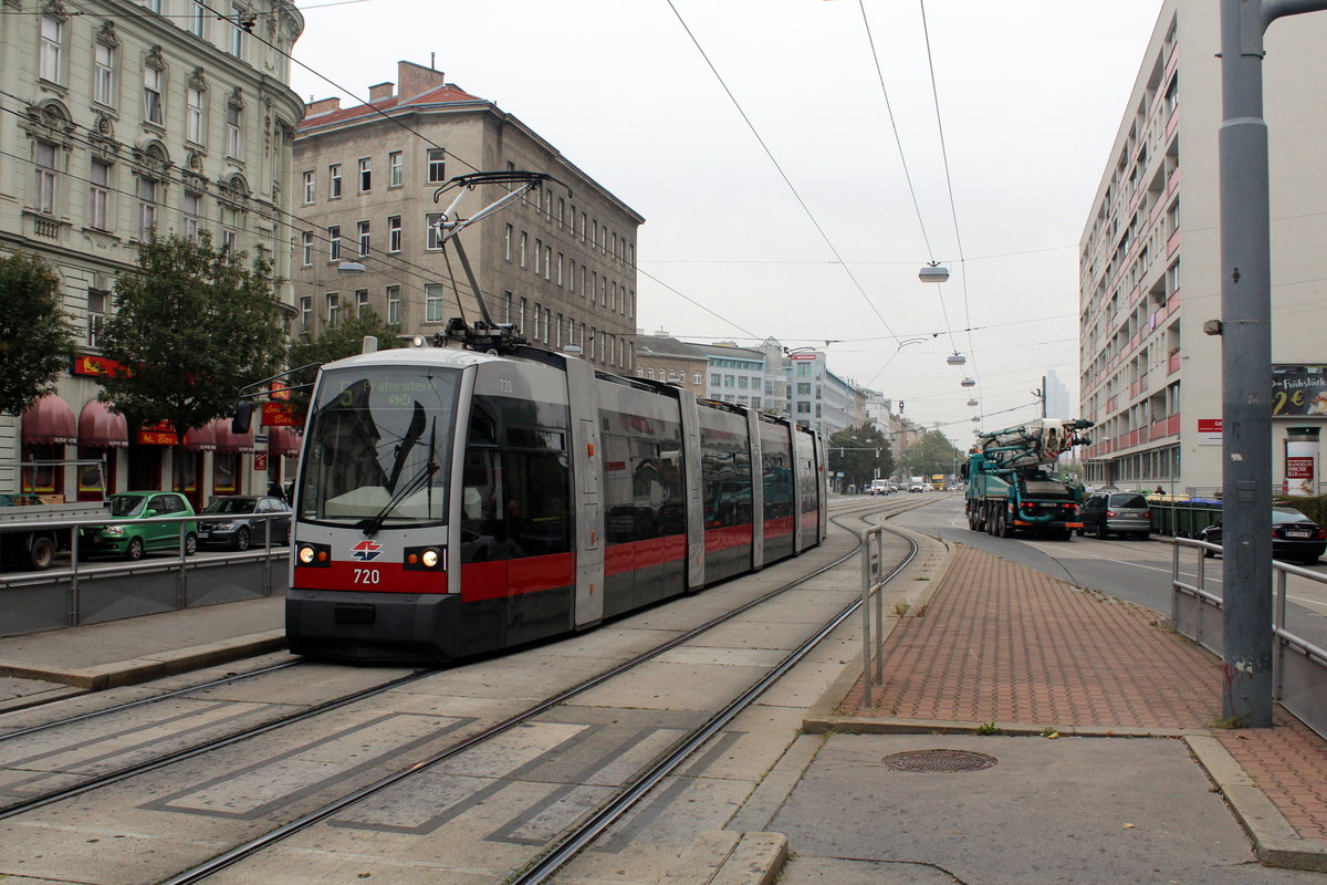 Wien Wiener Linien SL 5 (B1 720) II, Leopoldstadt, Nordbahnstraße (Hst. Mühlfeldgasse) am 17. Oktober 2016.